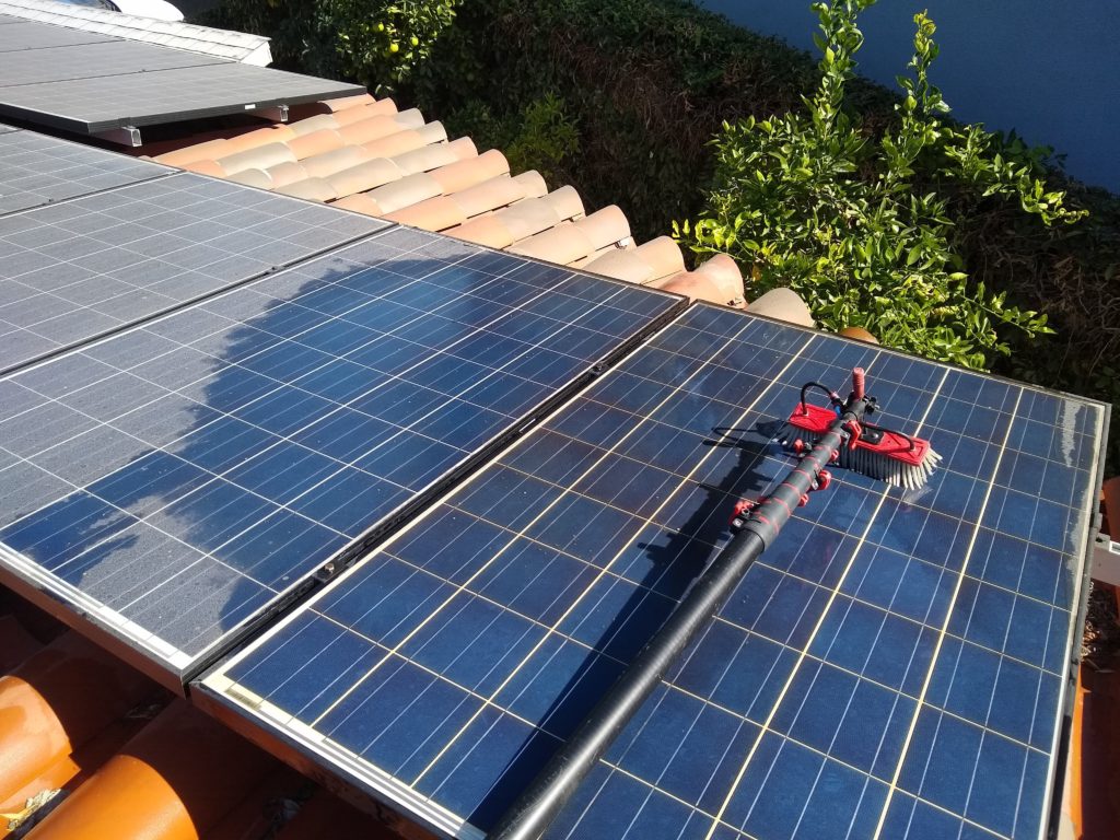 solar panel cleaning tarzana
