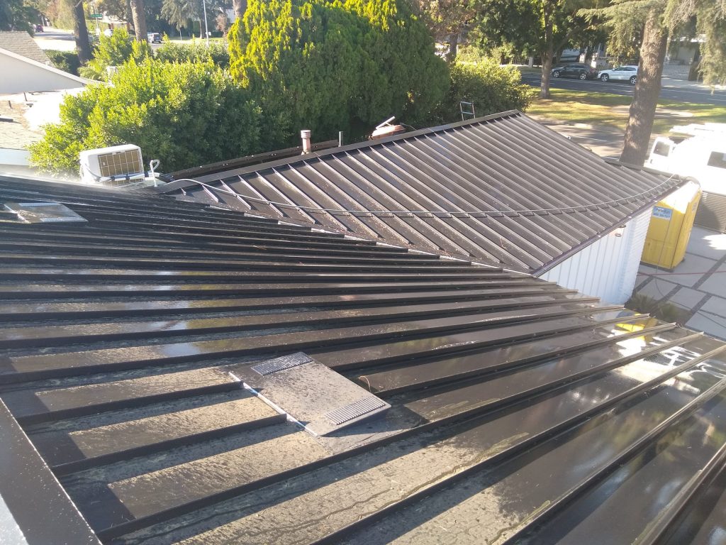 roof cleaning in Hollywood CA